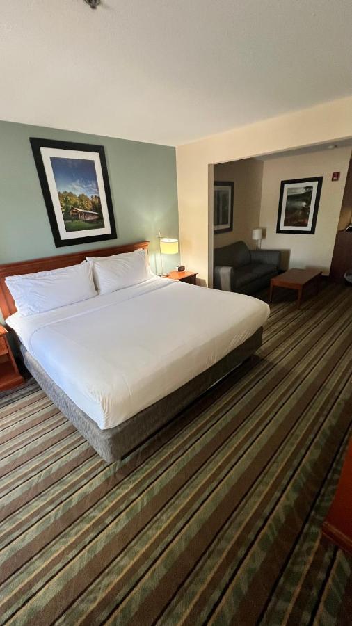 Holiday Inn Express & Suites Salamanca, An Ihg Hotel Kültér fotó